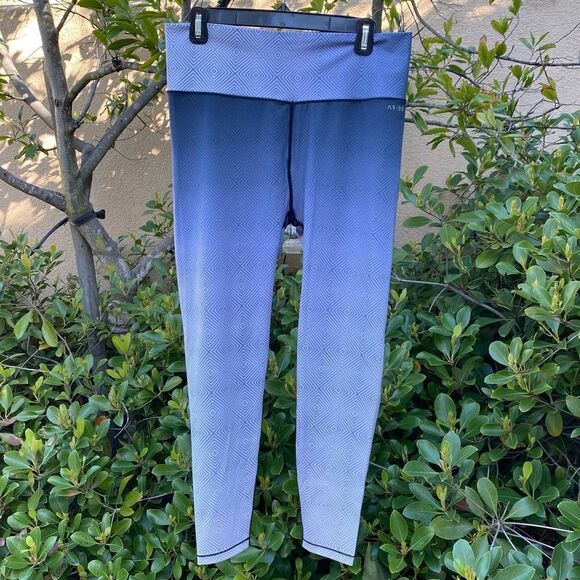 AR-33 Alpha High Waisted Ombré Blue Athletic Wear/Yoga Leggings, X-Large EUC - Picture 4 of 8